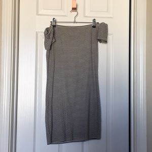 Forever 21 | Black&White Striped Bodycon Dress